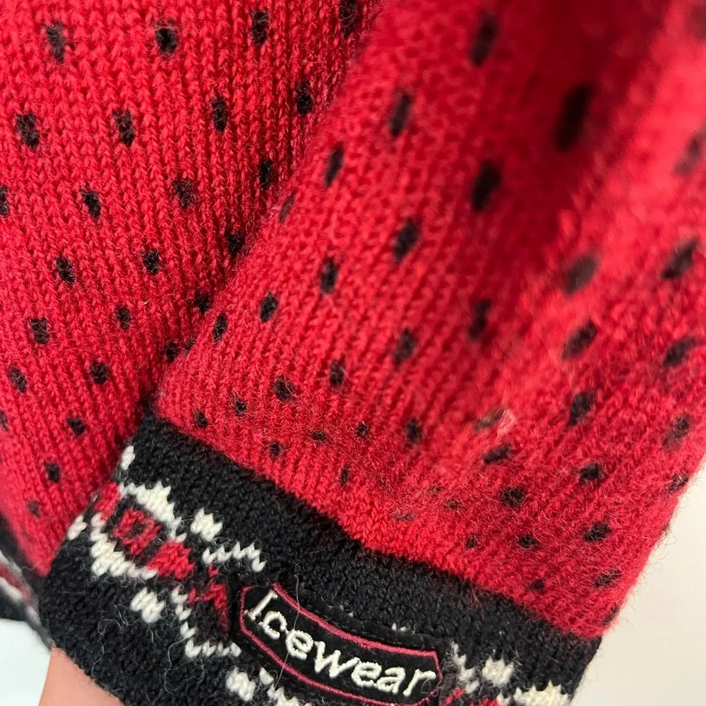Icewear men’s 100% wool red black cream Nordic 1/4‎ zip sweater size small